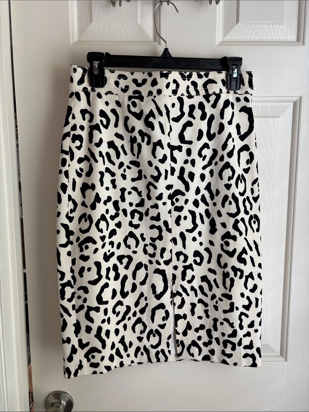 Ann Taylor Black & White Leopard Print Pencil Skirt